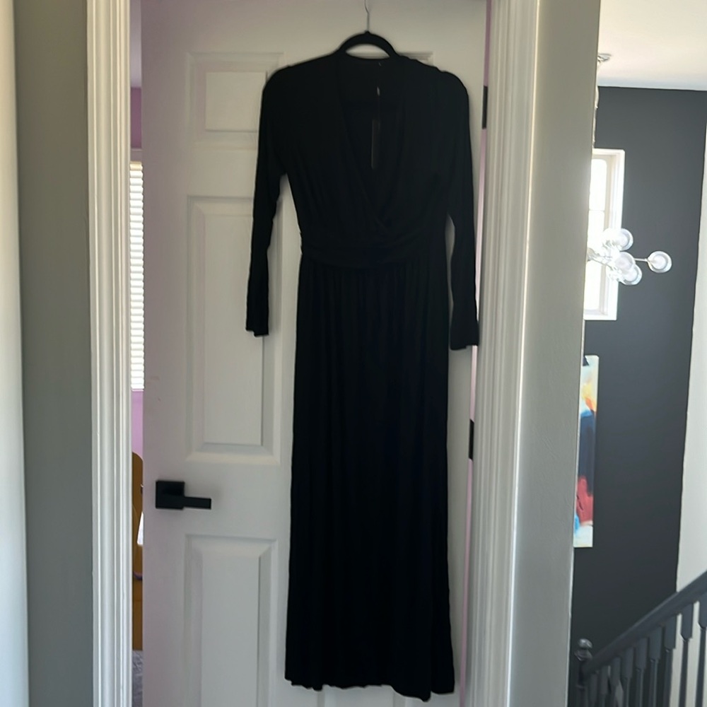 Long black dress by Ouges size large new with tag
